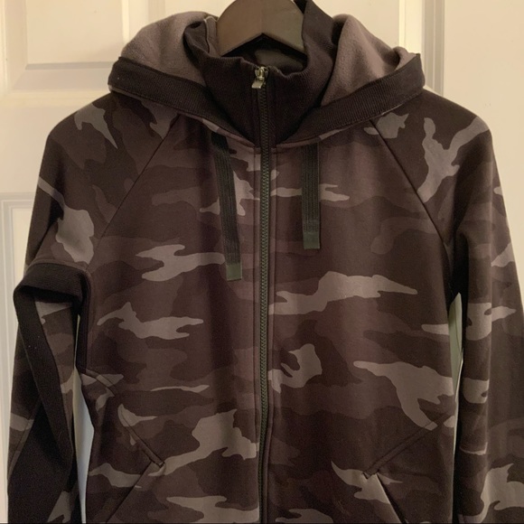 Athleta Triumph Printed Hoodie - Camo - NWT - Medium - Picture 5 of 11